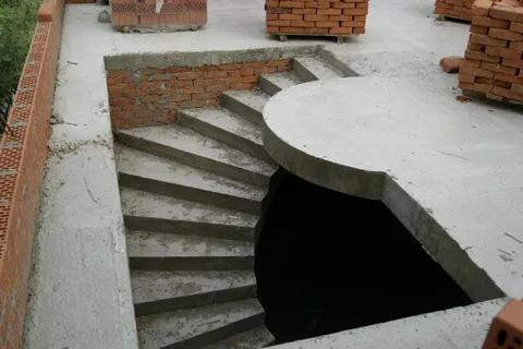 Монолитный цокольный этаж